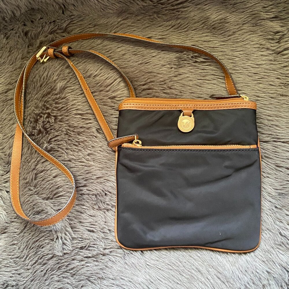 MIchael Kors Crossbody Bad